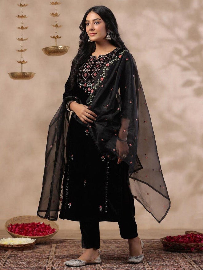ISHIN 3-Piece Velvet Floral Zari Embroidered Kurta, Pants and Sheer Voile Butta Dupatta Set - Image 3